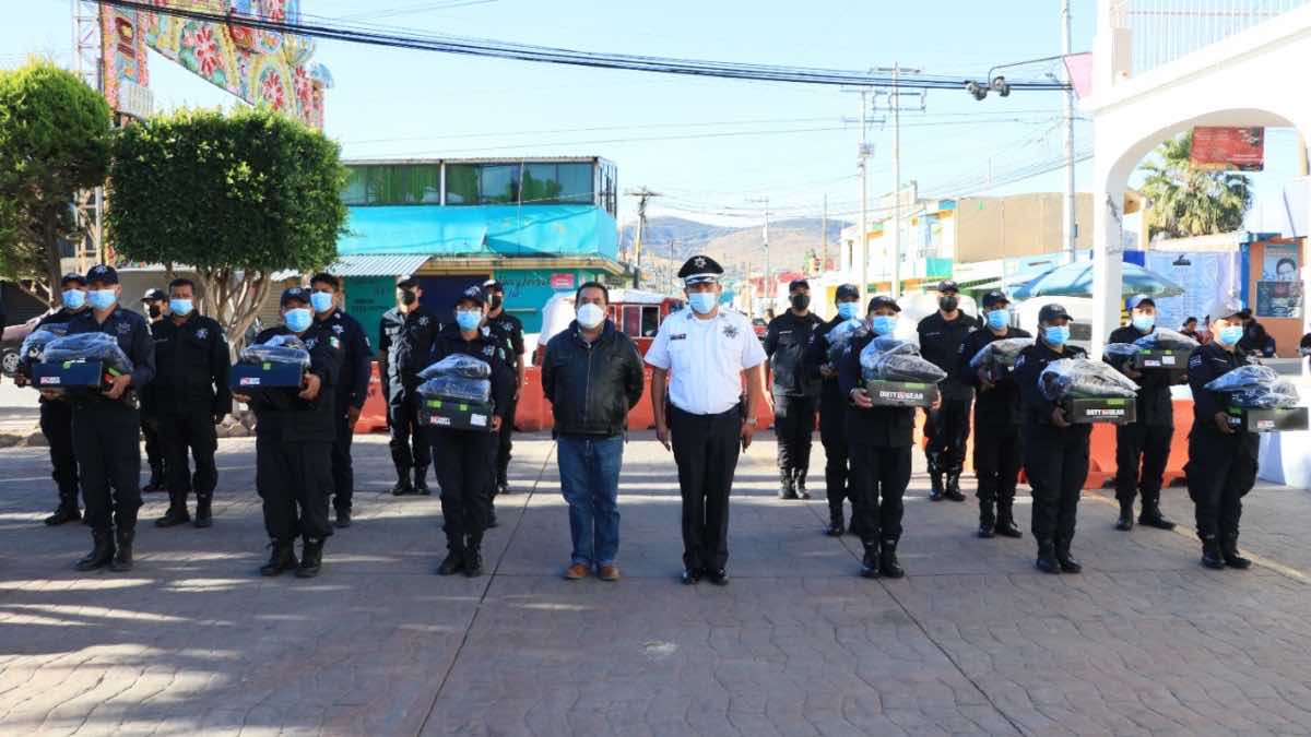 Uniformes para policías de Ocoyucan