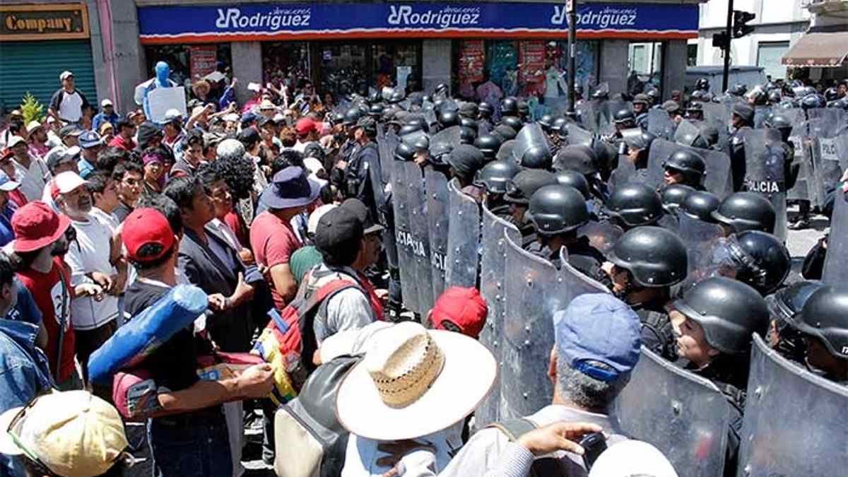 represión en marcha puebla