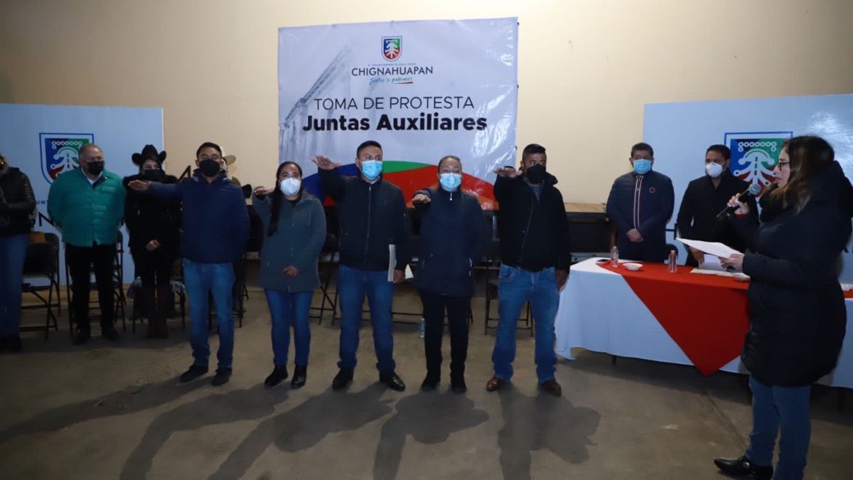 Toma de protesta de presidentes auxiliares en Chignahuapan