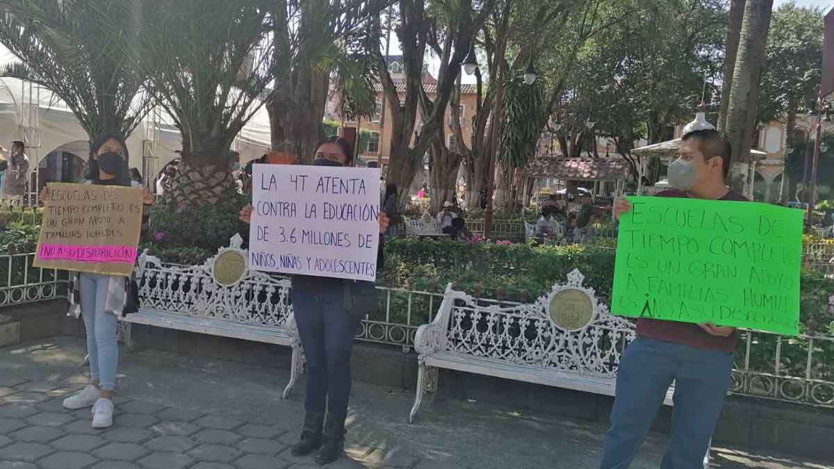 Alumnos inconformes por el cierre de escuelas de tiempo completo