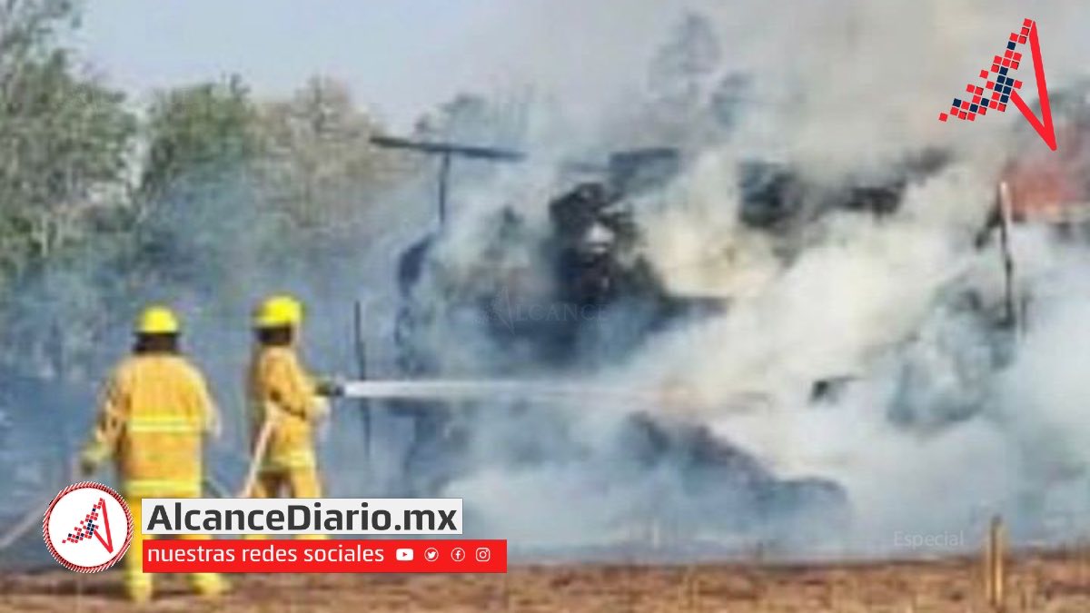 Incendio en casa de Camotepec