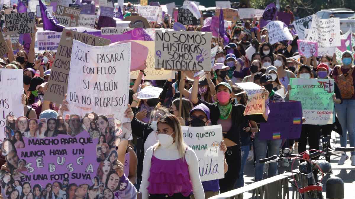 Mujeres salen a la calle a exigir justicia