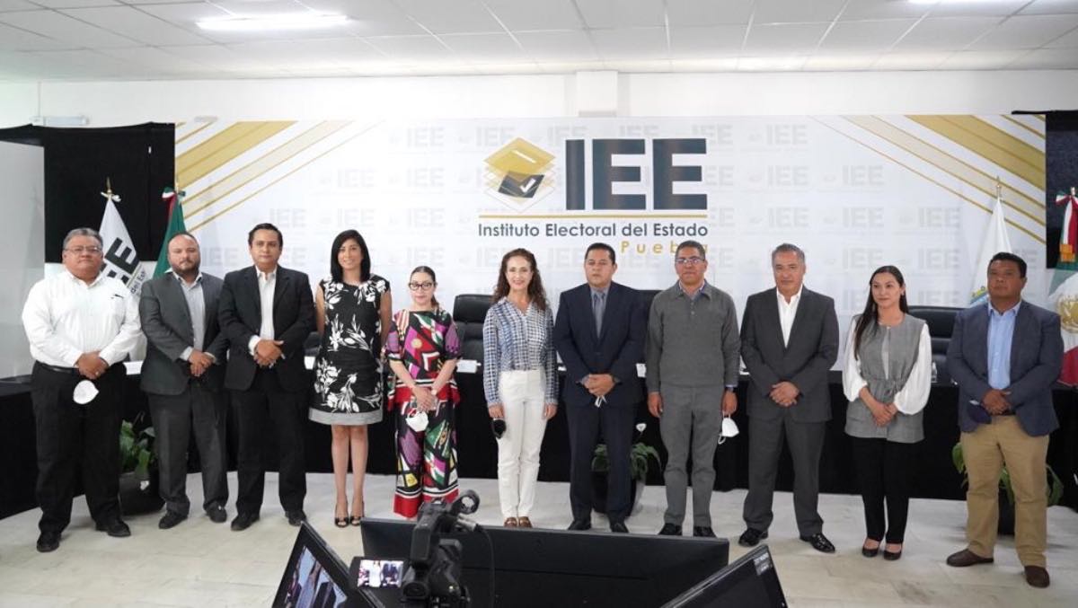 PAN Puebla e IEE