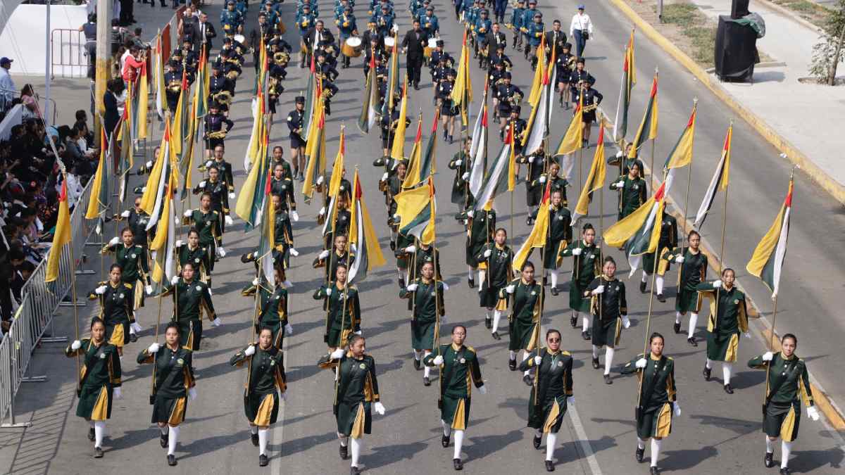 convocatoria para el Desfile del 5 de Mayo