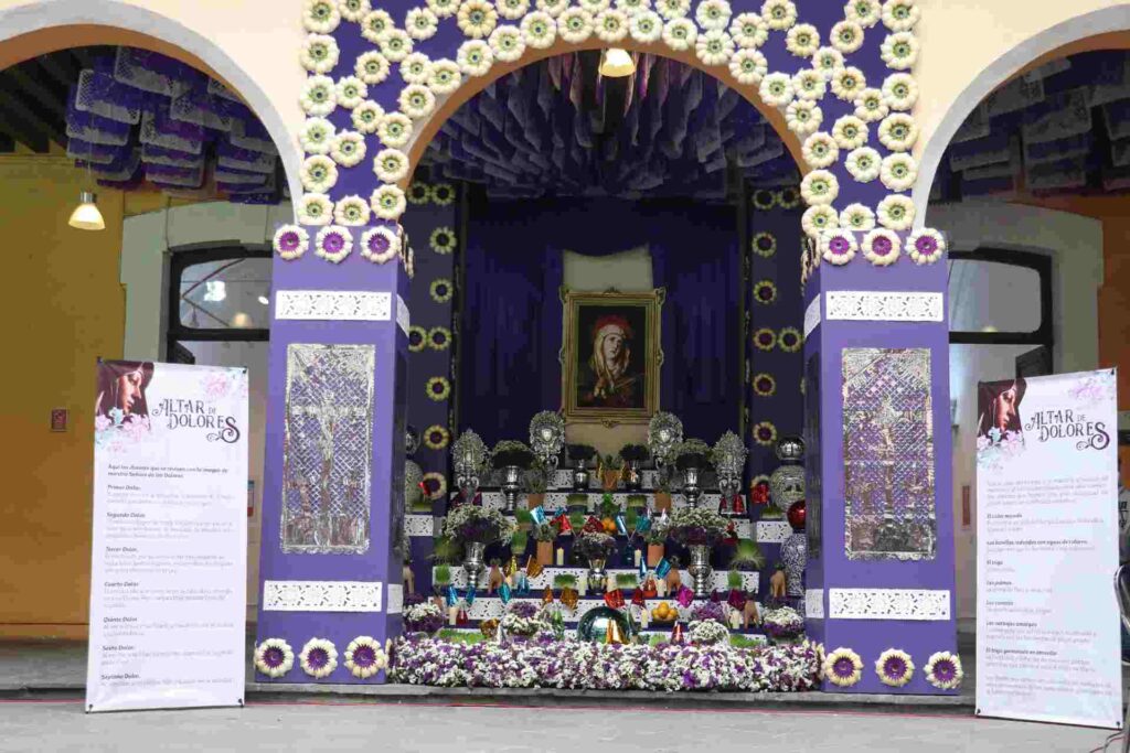 Altar de Dolores en Casa de la Cultura