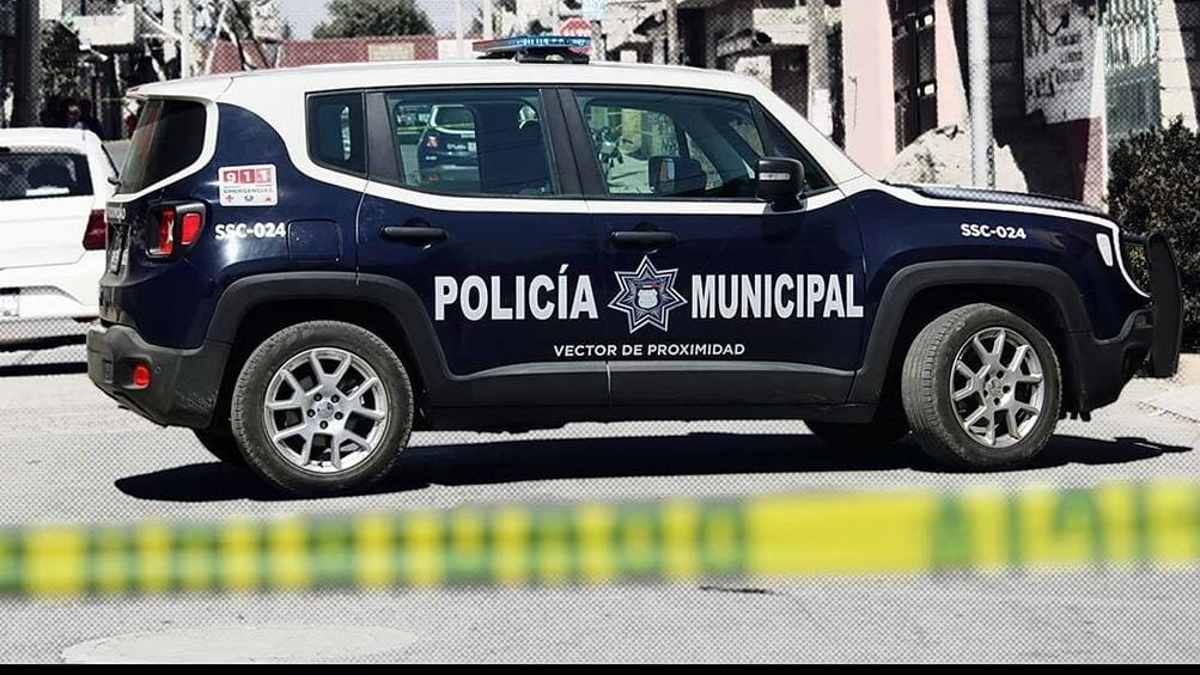 Patrulla y cintillo de la policía