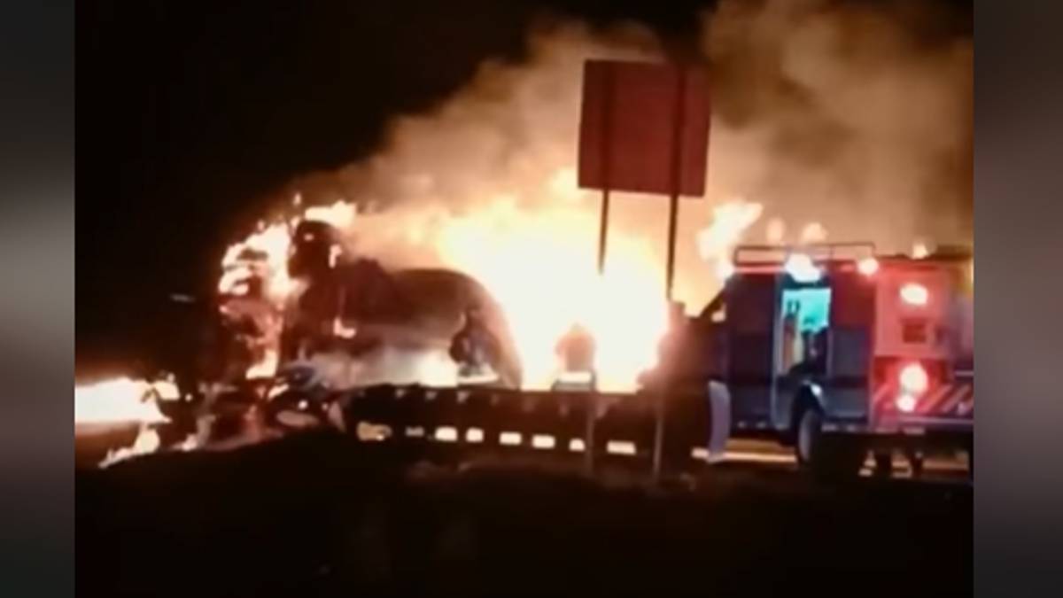 Vuelca pipa en la caseta de Amozoc