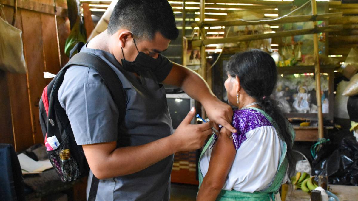 vacunación en Huitzilan de Serdán