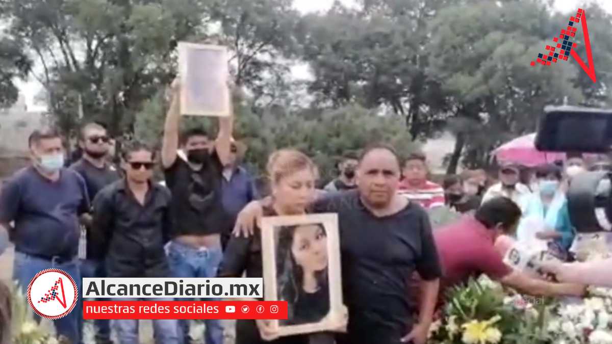 Sepultan a Sandra Elizabeth
