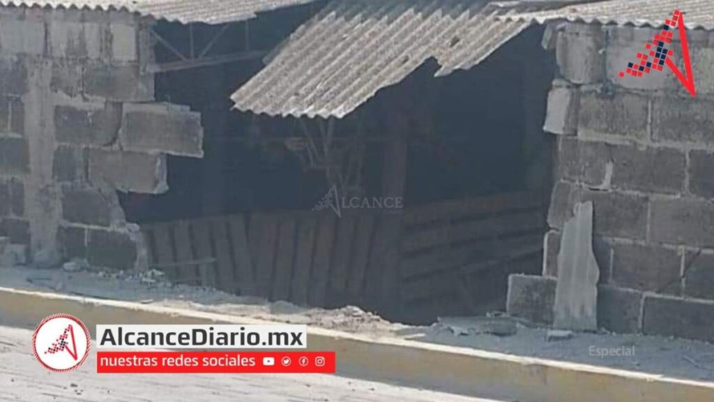 choca ambulancia contra casa en tecamachalco