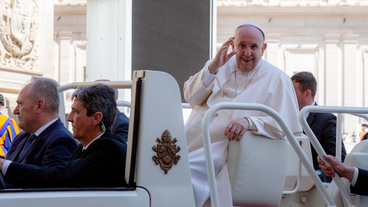 papa francisco dolor rodilla