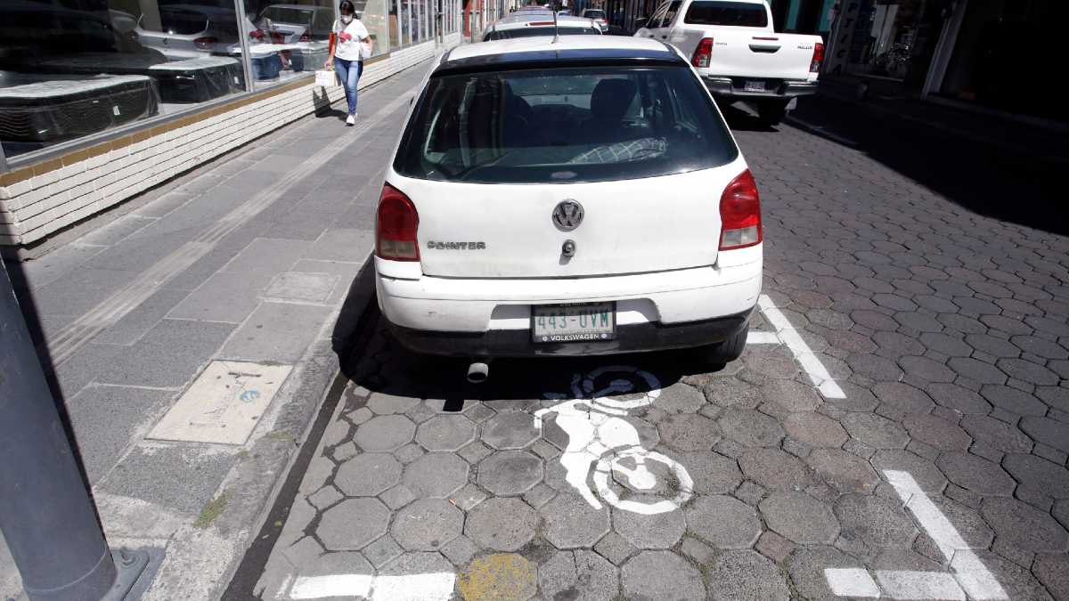 Llama Rivera Pérez a respetar reglamento de parquímetros