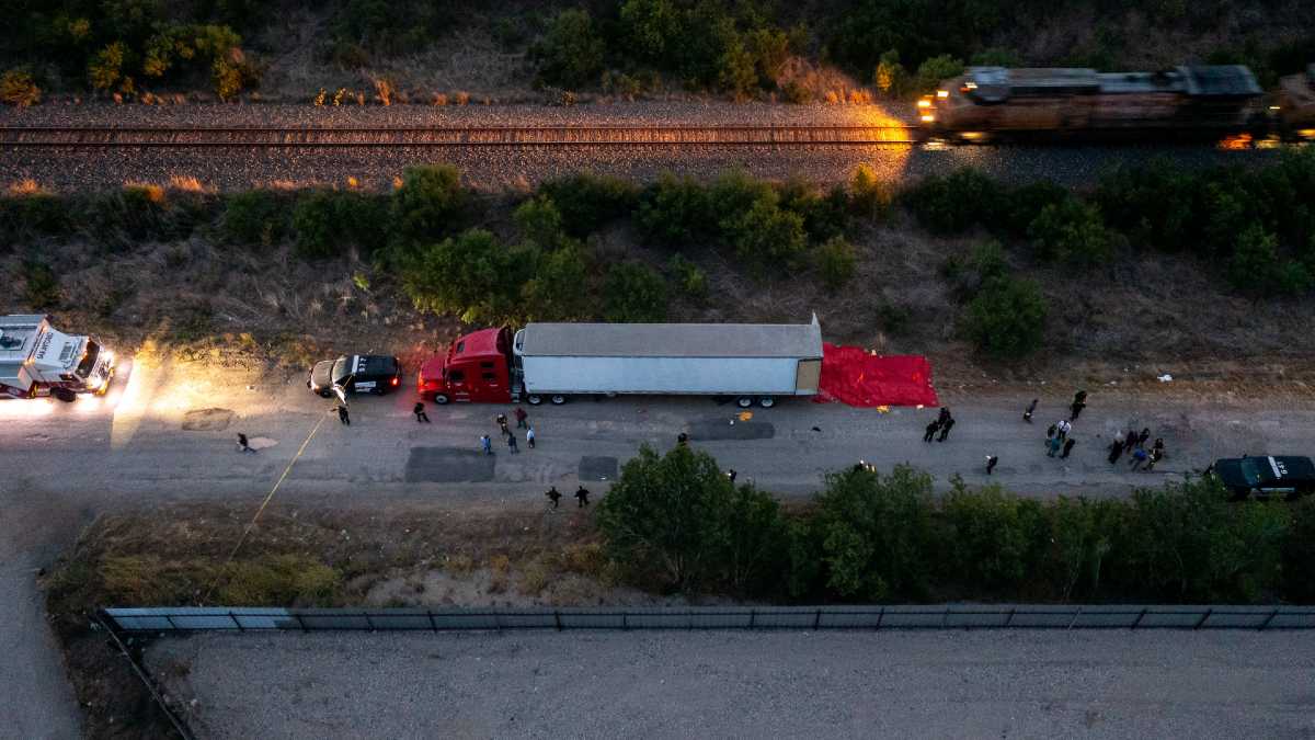 Tráiler con migrantes