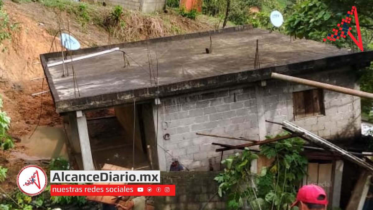 Viviendas hundidas en Eloxotitlán