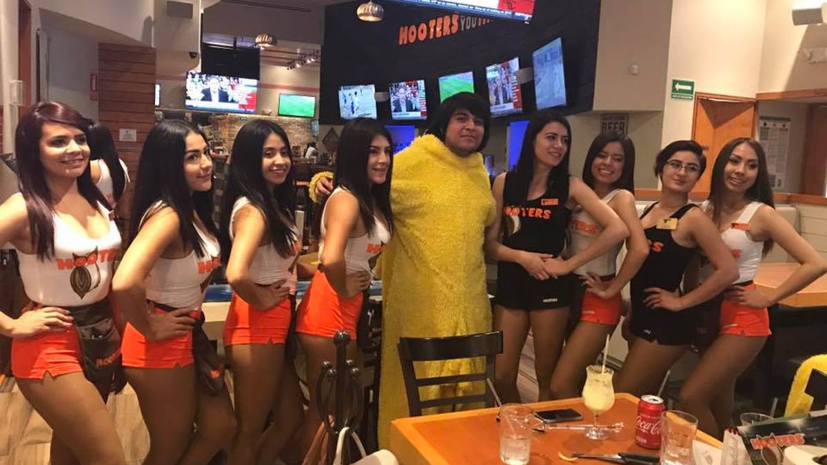 hooters puebla
