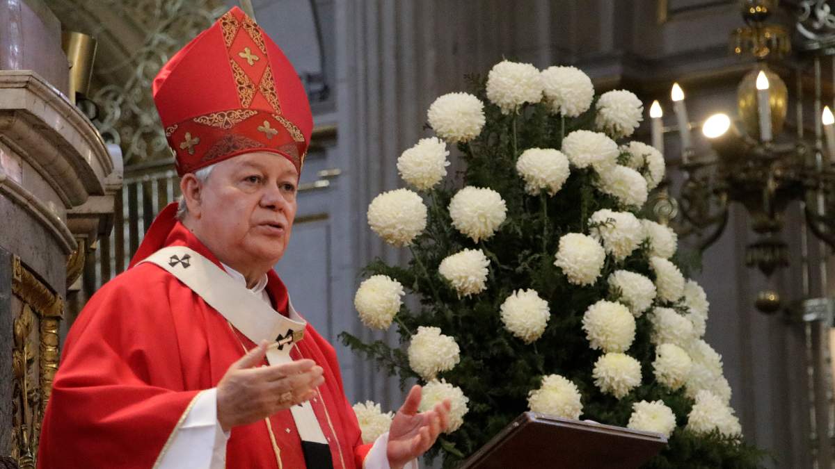 Pide arzobispo por recuperación del activista Felipe Carpinteyro, herido en asalto