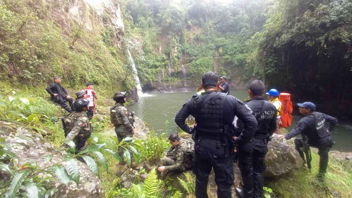 Hombre cae en barranco Huauchinango