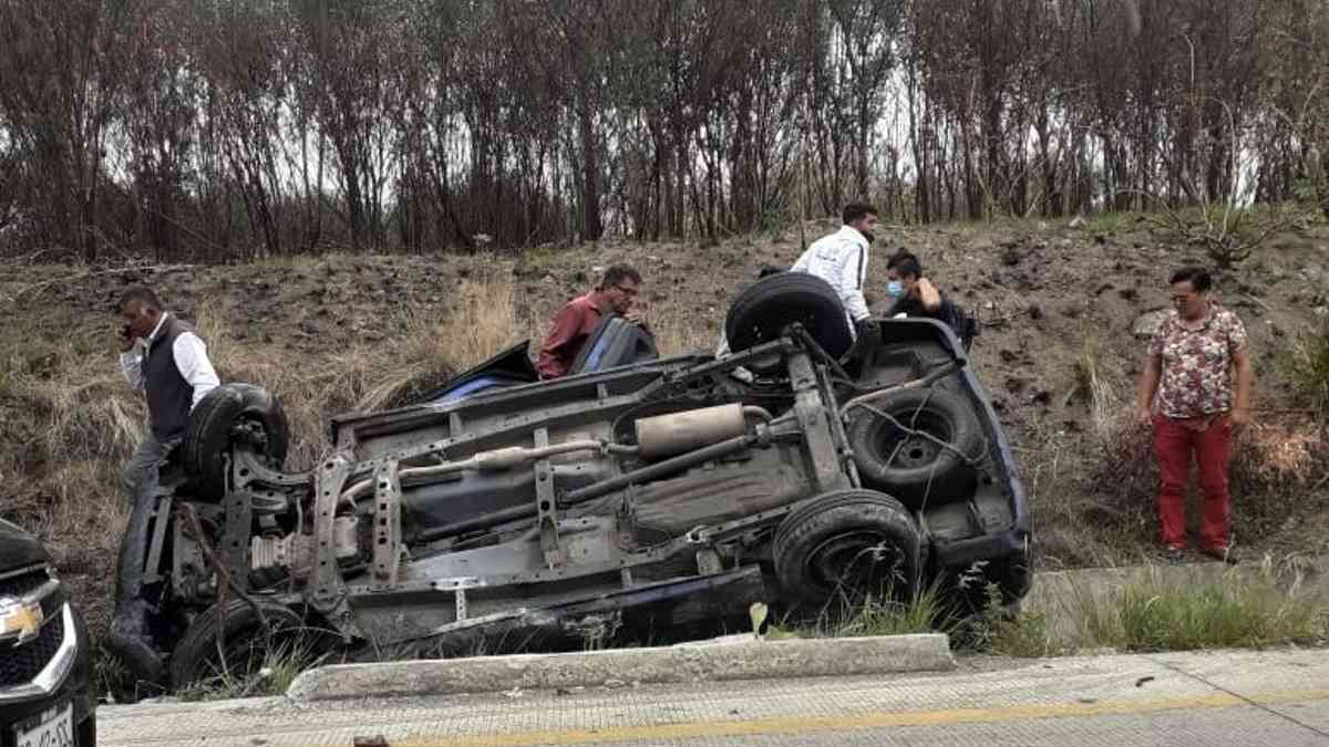 auto volcado en periférico