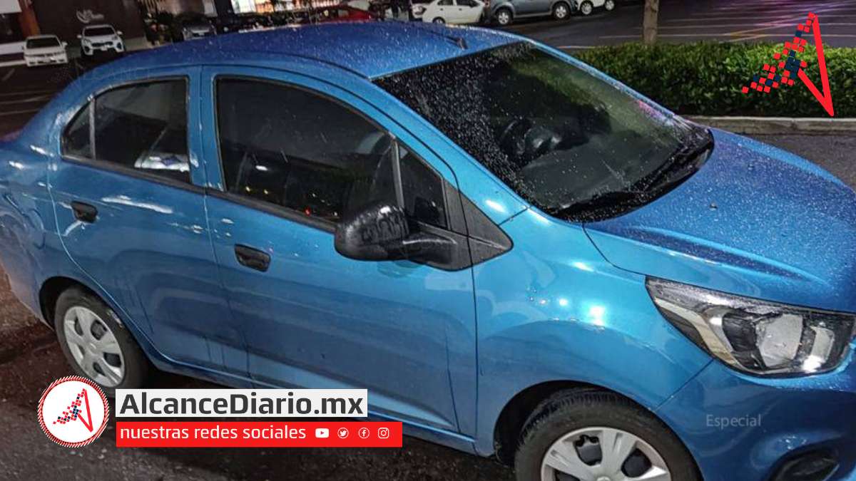 Auto robado en Plaza San Diego de Cholula