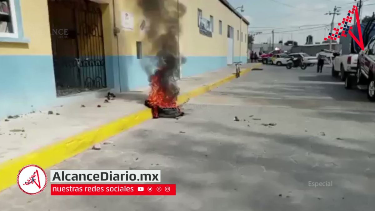Amagan con incendiar presidencia de San Francisco Mixtla