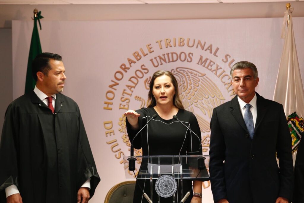 Héctor Sánchez toma protesta a Martha Erika Alonso en el TSJ de Puebla (2)
