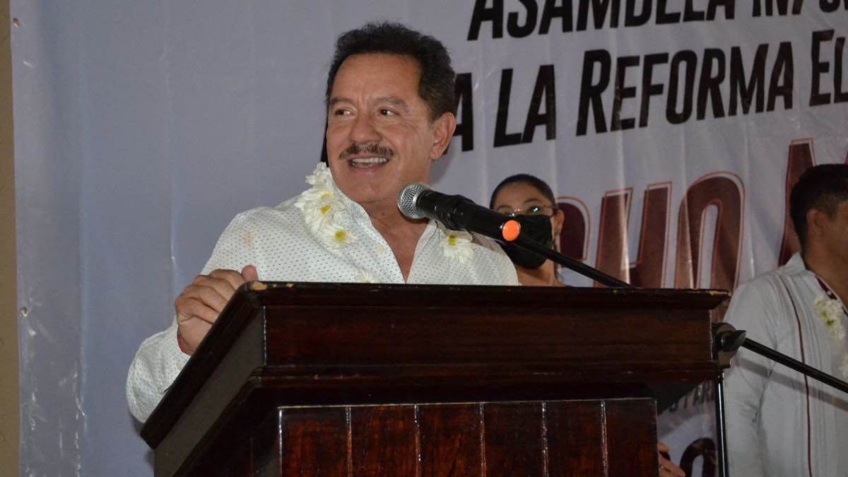 Ignacio Mier en asamblea