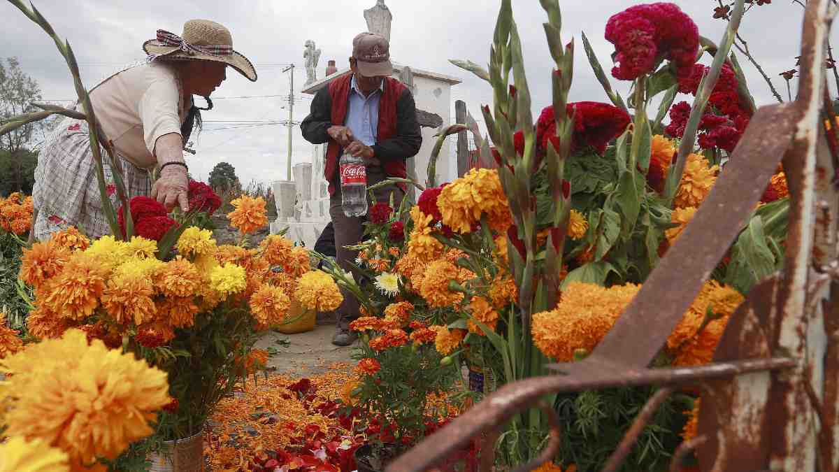Panteones poblanos en Día de muertos