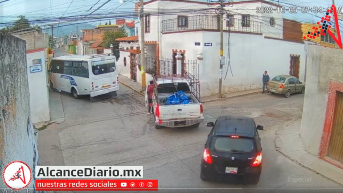 Choque de ruta 67 Terracería y camioneta en Chachapa