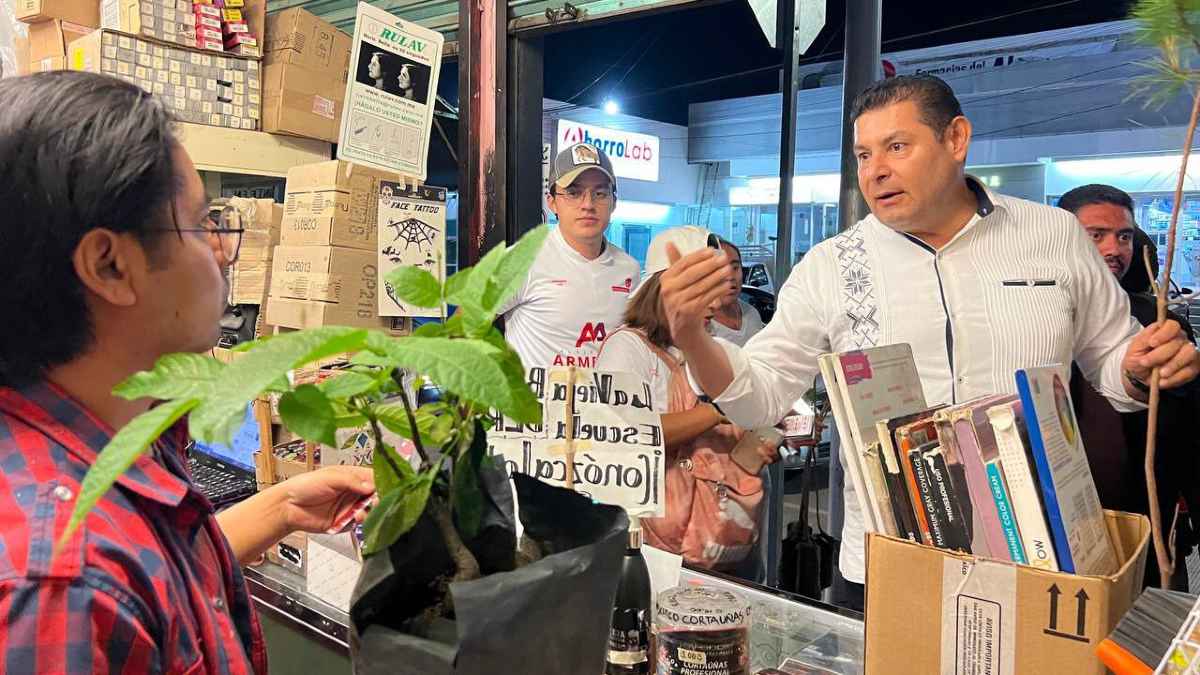 Alejandro Armenta continúa con su campaña de reforestación en Puebla.