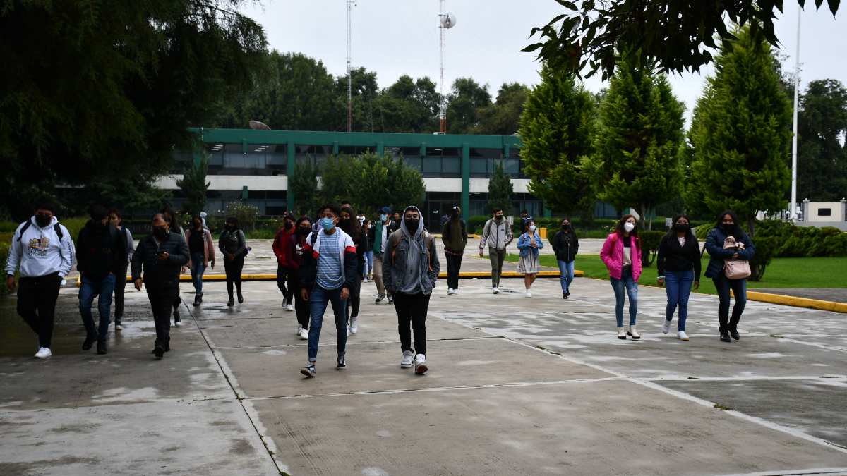 Alumnos regresan a la UTH SEP hará auditorías