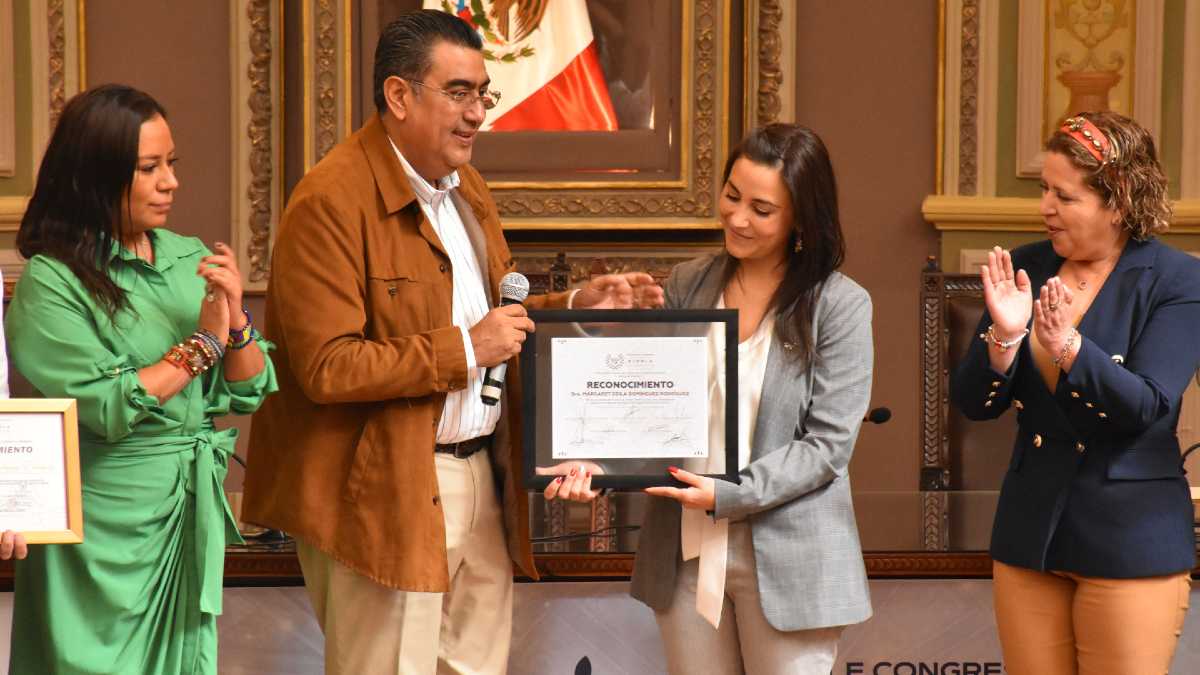 Reconocimiento a egresada UDLAP