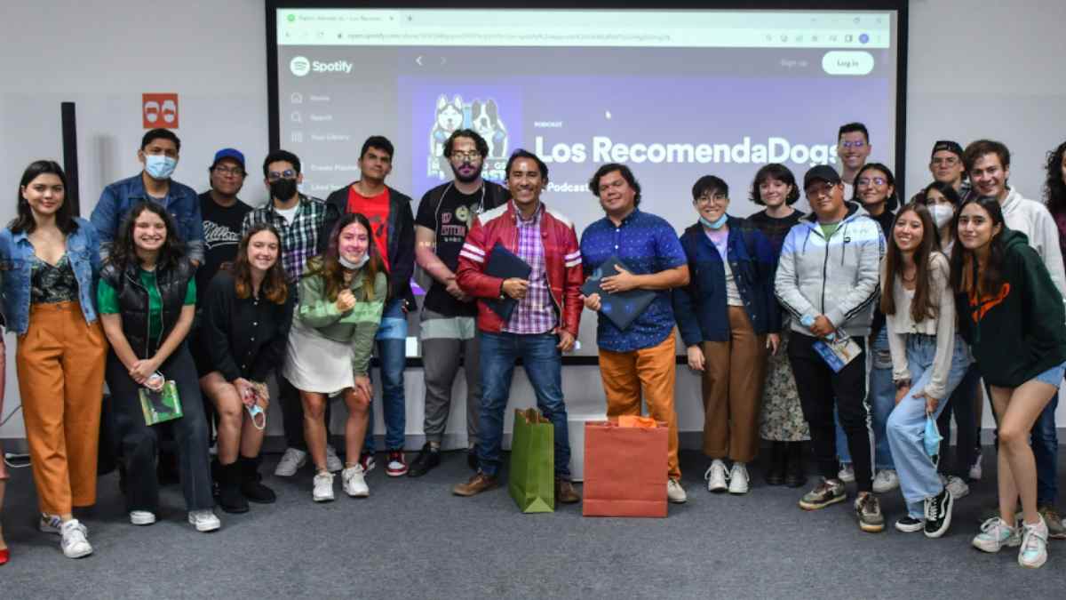 Charla a estudiantes UDLAP