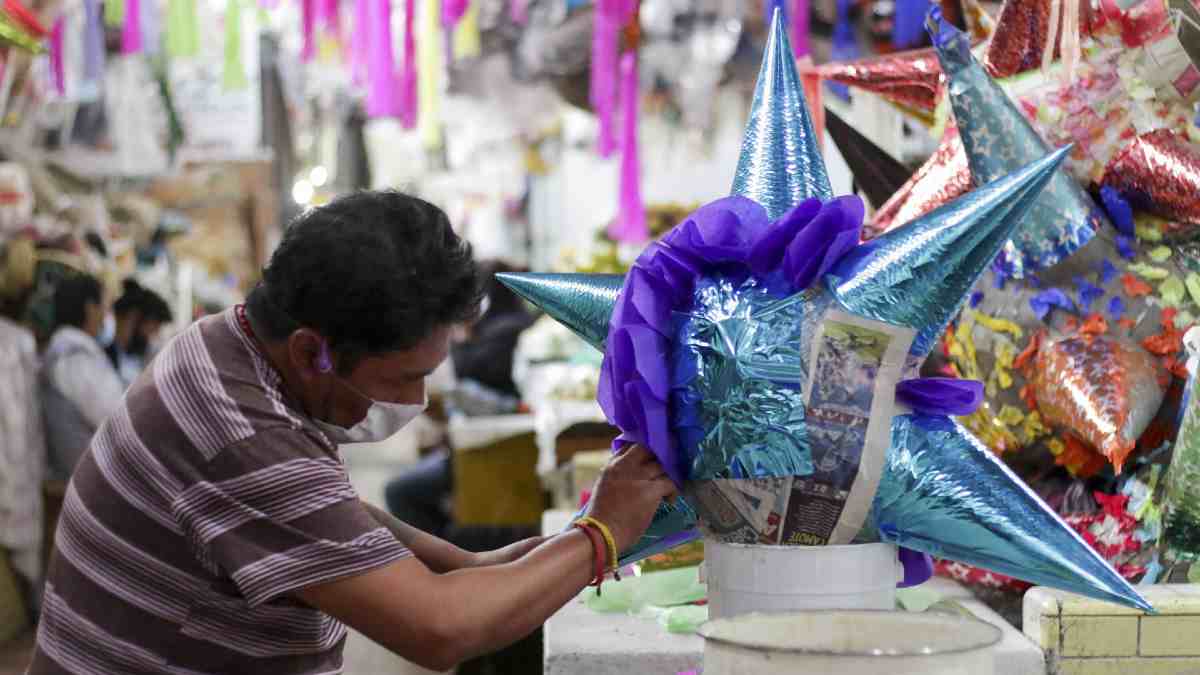 Elaboración de piñatas