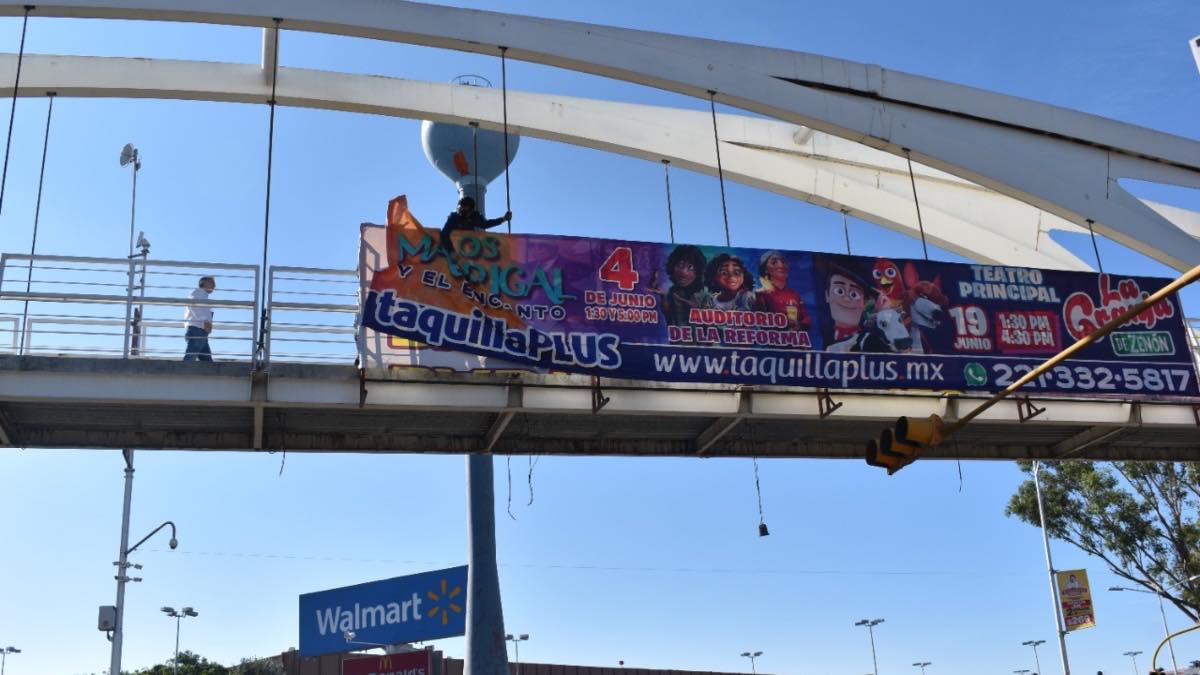 Publicidad irregular en Puebla