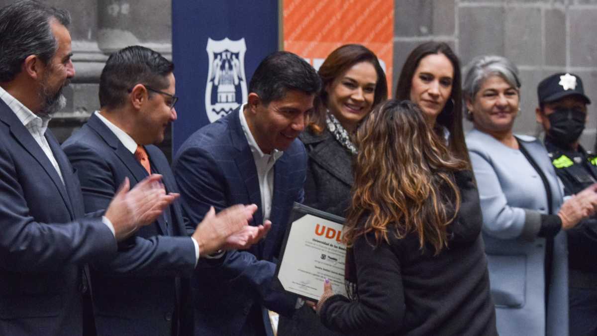 Clausura de taller del Ayuntamiento y la UDLAP