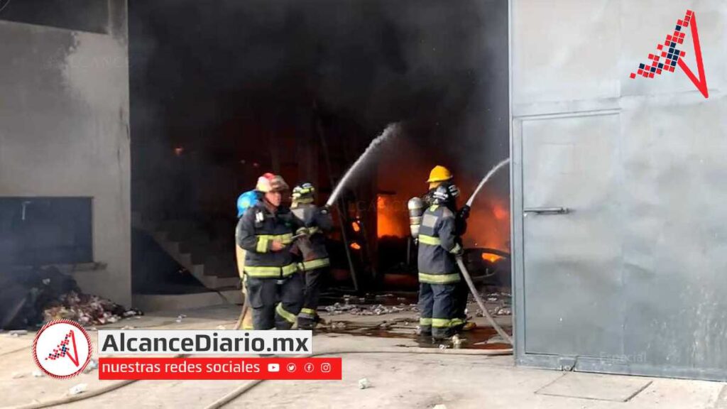 Incendio en bodega de Serdán