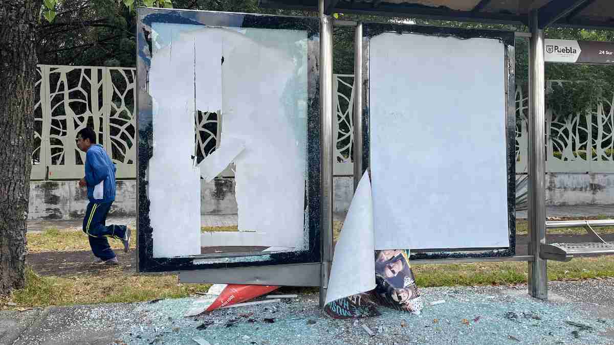 Paraderos vandalizados en Puebla