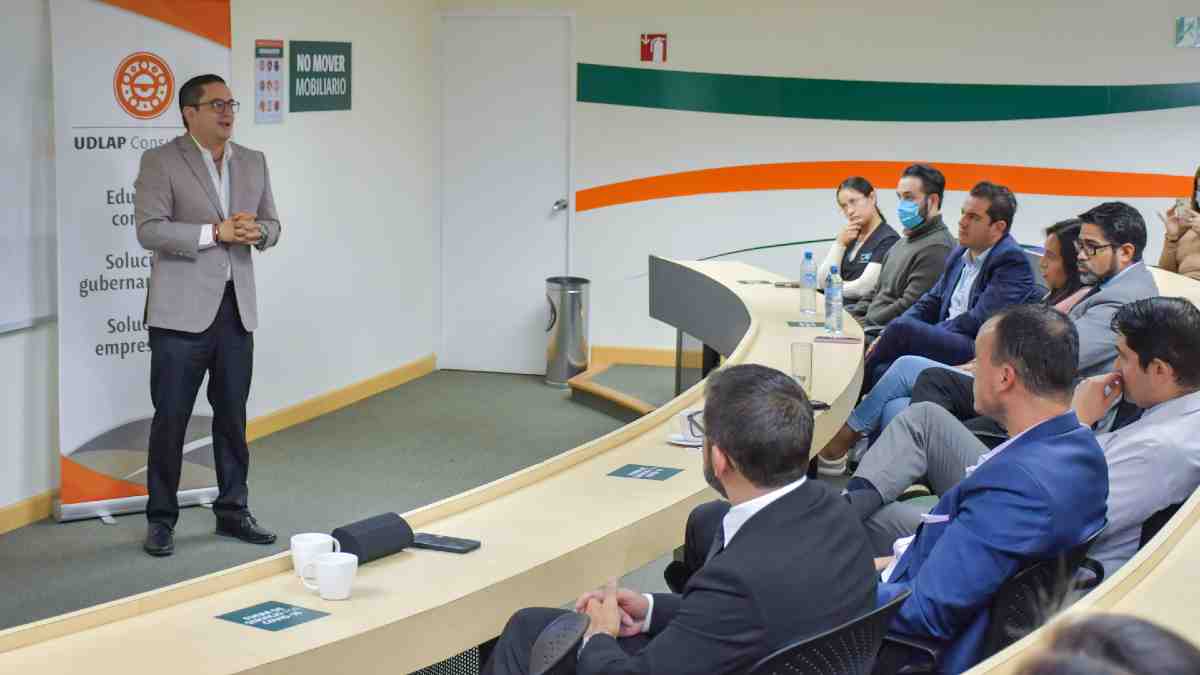 Presentan cursos de alta especialidad