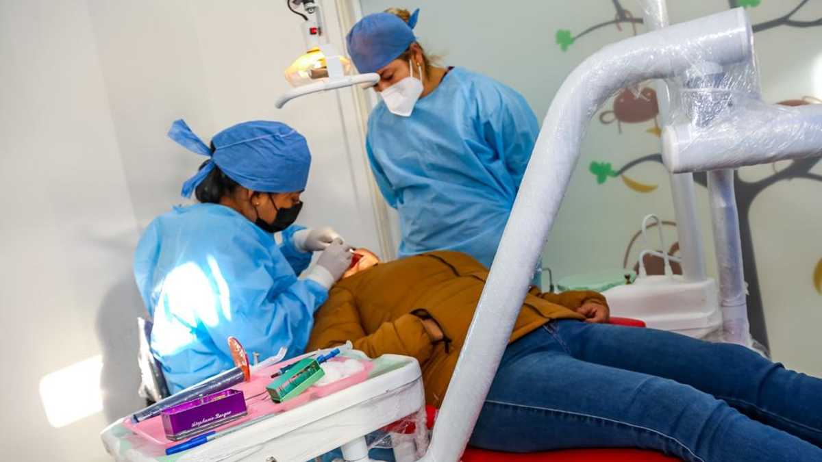Atención odontológica a poblanos
