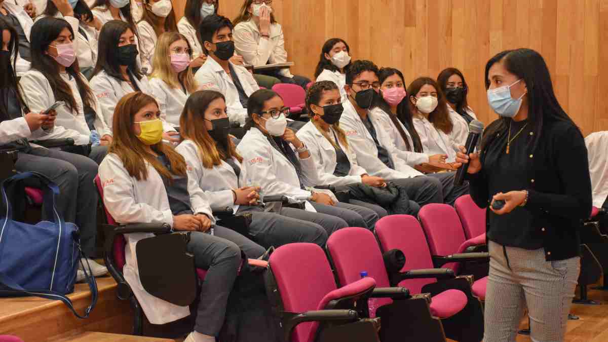 Charla de catedrática en la UDLAP