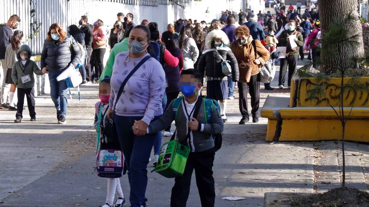 Cubrebocas en escuelas