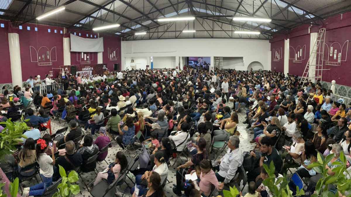 Alejandro Armenta de Morena se presenta en Xochimehuacán