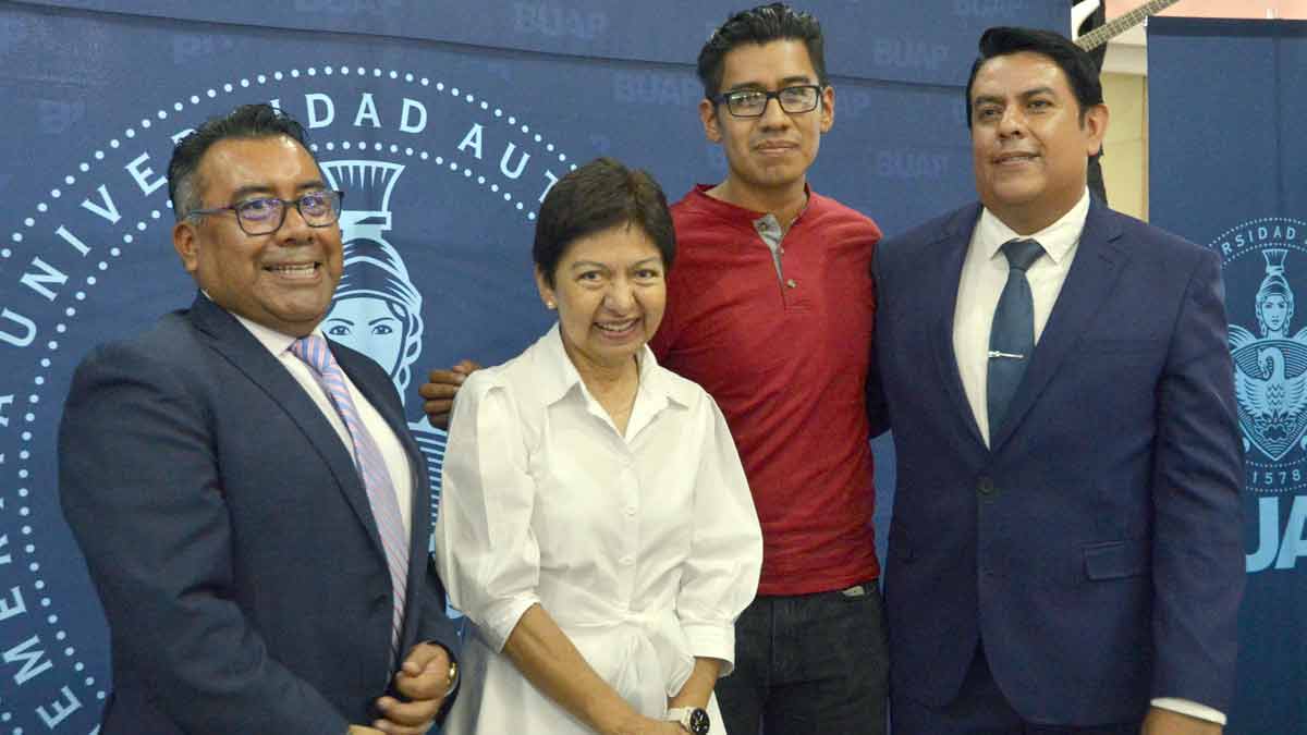 Celebración del Día del Maestro en la BUAP.