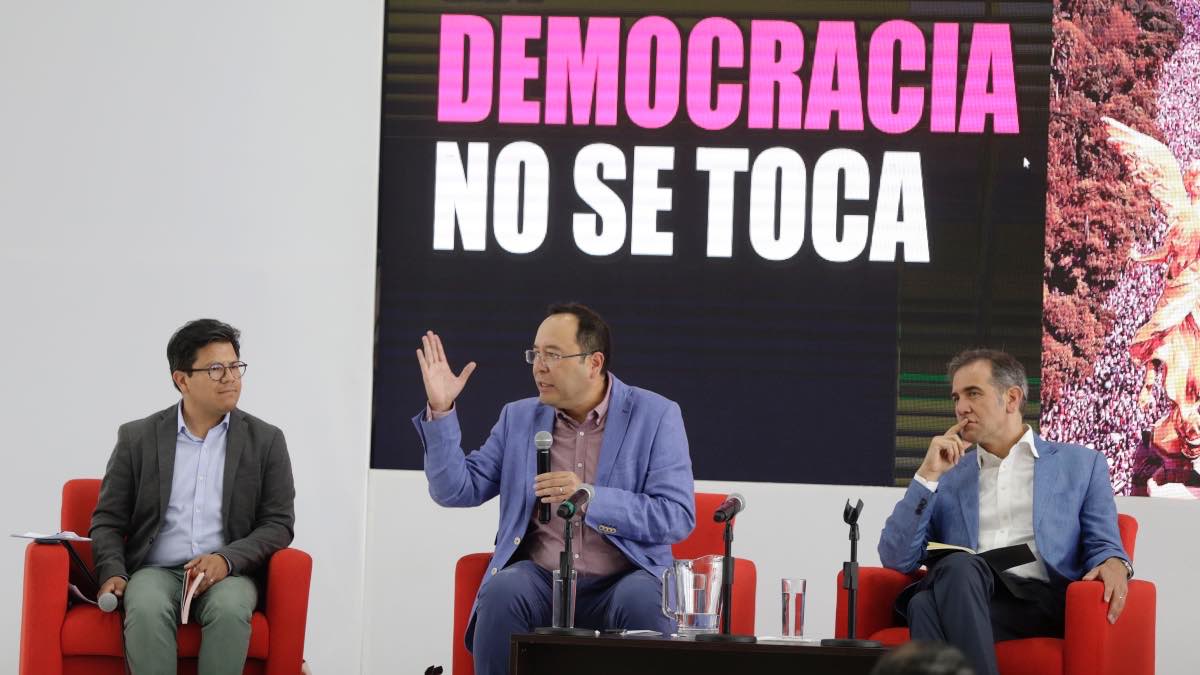 Democracia IBERO