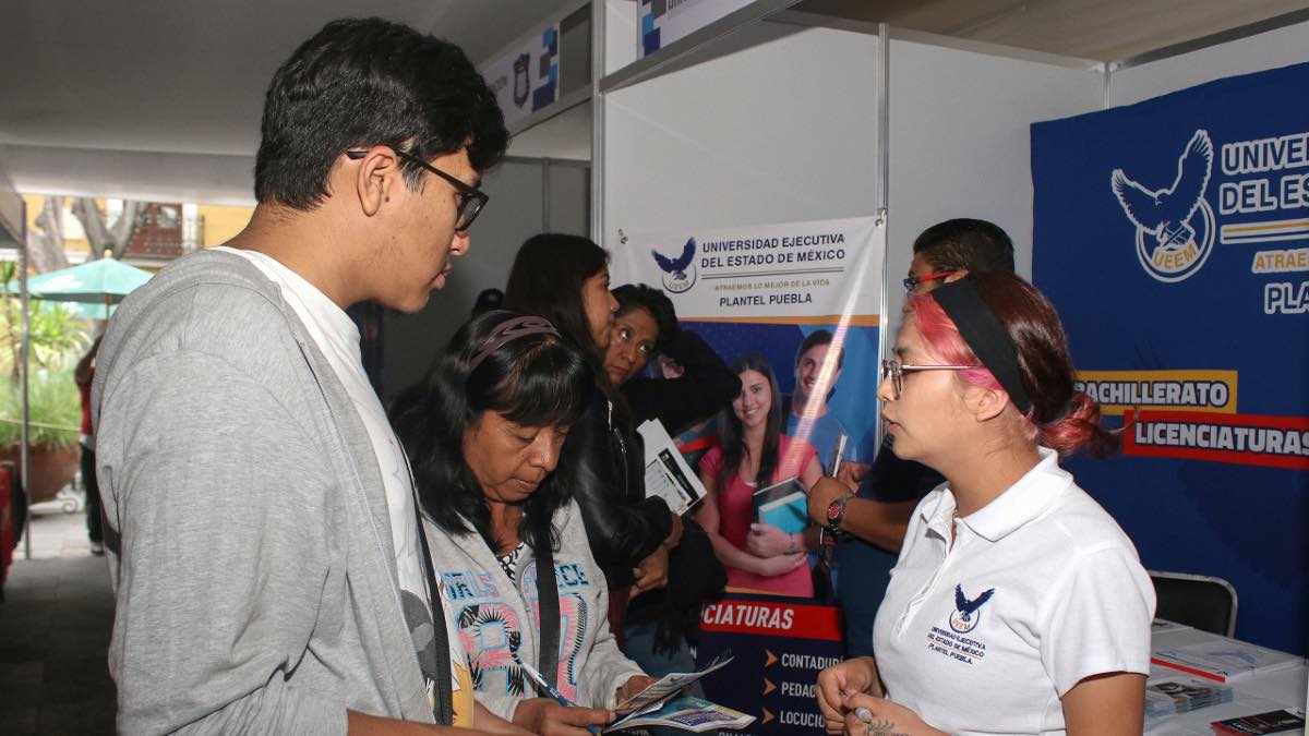 Buscan jóvenes en Expo Universidades opciones para seguir estudiando