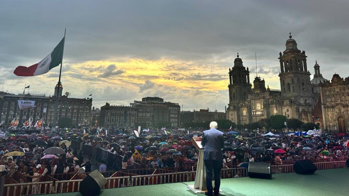 Con caminata y mitin, AMLO celebra 5 años de triunfo en las urnas