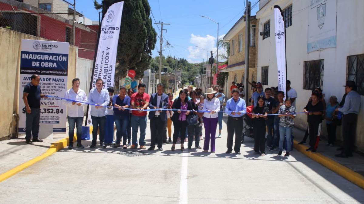 Cumple Paola Angon con pavimentación en Santiago Mixquitla