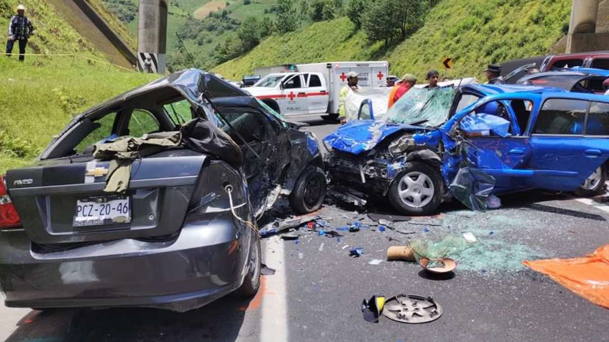 Fuerte accidente en Huauchinango deja 6 muertos y varios heridos