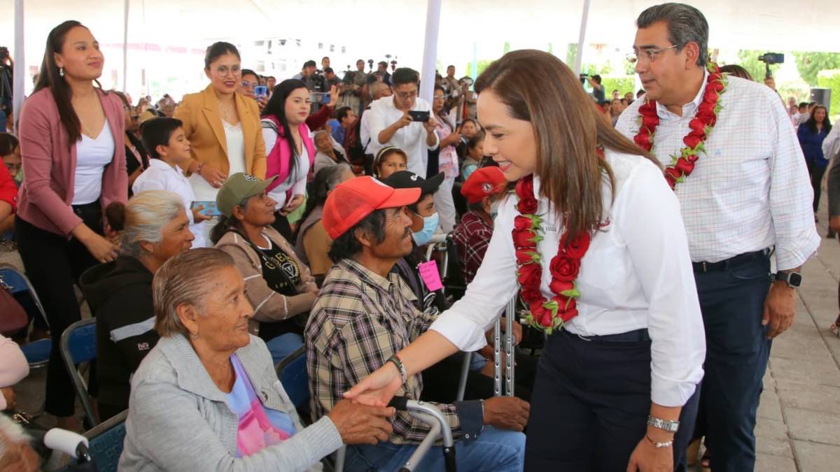 Gobierno de Puebla entrega aparatos ortopédicos en Tepeaca