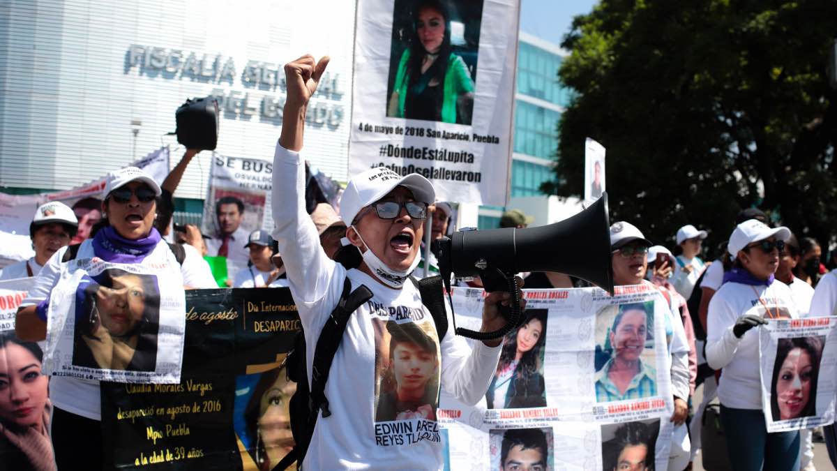 Con marcha, conmemoran Día de las Víctimas de Desaparición Forzada en Puebla